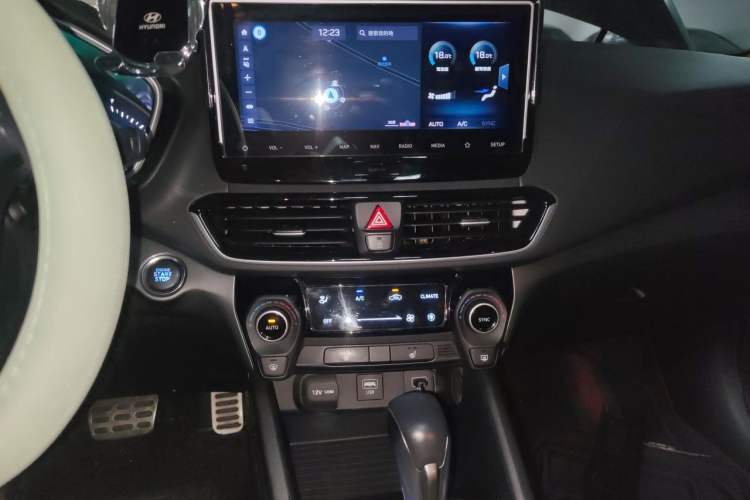 Used Hyundai Lafesta 2019 280TGDi Smart Speed Version China V Standard Audio And AC Panel