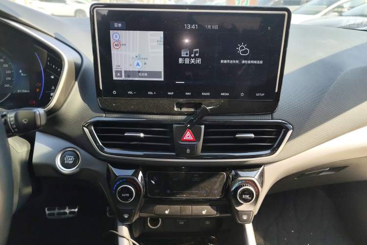 Used Hyundai Lafesta 2019 280TGDi Smart Speed Version China VI Standard Audio And AC Panel