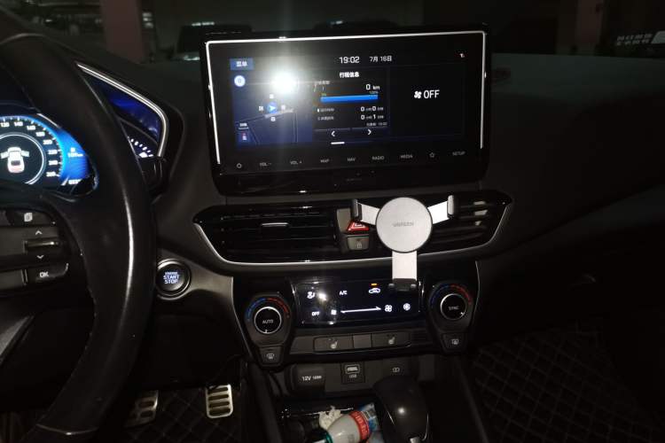 Used Hyundai Lafesta 2019 280TGDi Smart Speed Version China V Standard Audio And AC Panel