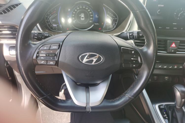 Used Hyundai Lafesta 2019 280TGDi Sport Edition China VI Center Console