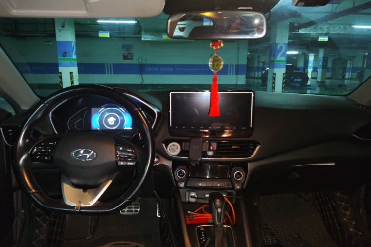 Used Hyundai Lafesta 2019 280TGDi Smart Speed Version China V Standard Center Console