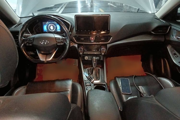 Used Hyundai Lafesta 2019 280TGDi Smart Speed Version China V Standard Center Console
