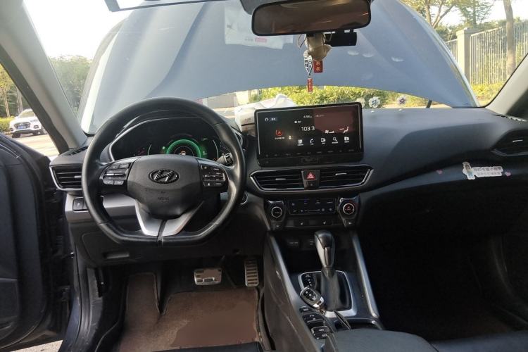 Used Hyundai Lafesta 2019 280TGDi Smart Edition China VI Standard Center Console