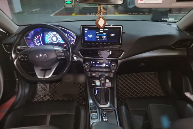 Used Hyundai Lafesta 2019 280TGDi Smart Speed Version China V Standard Center Console