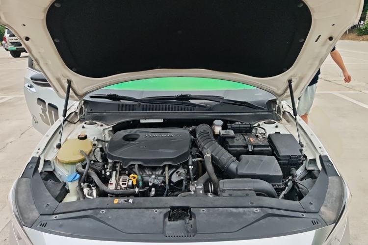 Used Hyundai Lafesta 2019 280TGDi Smart Speed Version China VI Standard Engine Bay