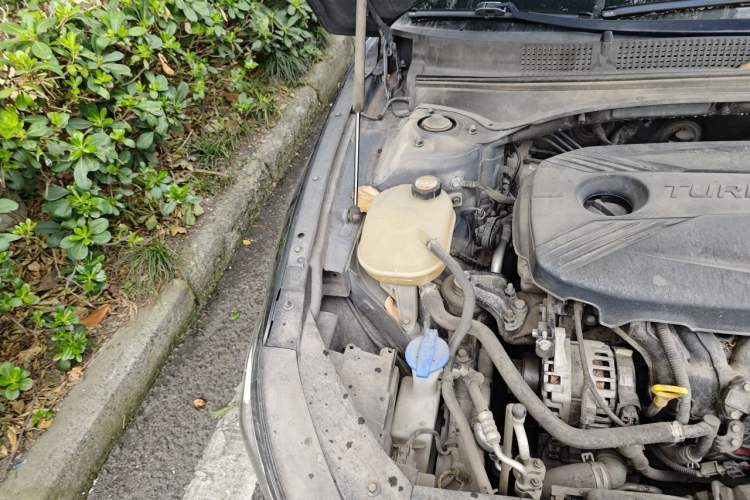 Used Hyundai Lafesta 2019 280TGDi Smart Speed Version China VI Standard Engine Bay Right