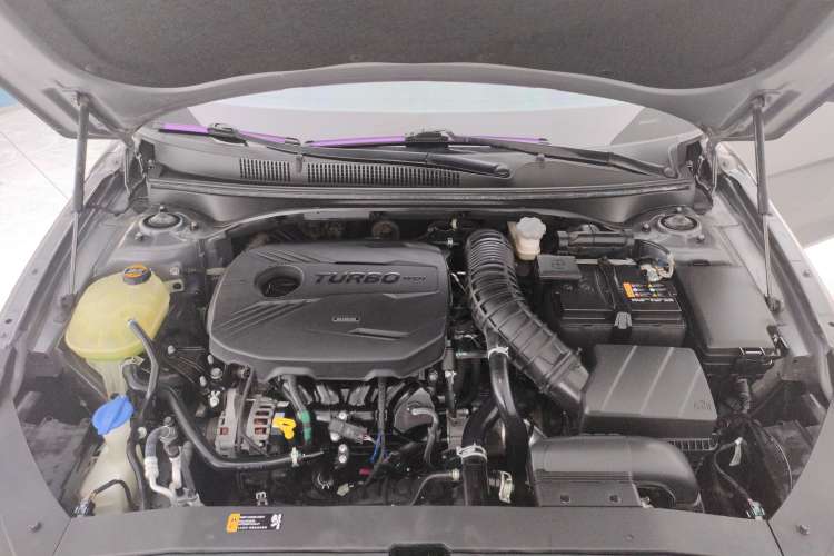 Used Hyundai Lafesta 2019 280TGDi Smart Speed Version China VI Standard Engine Bay