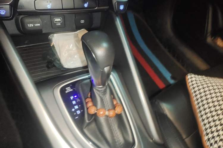 Used Hyundai Lafesta 2019 280TGDi Smart Speed Version China VI Standard Gear Lever