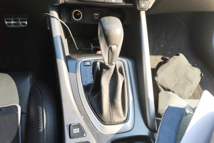 Used Hyundai Lafesta 2019 280TGDi Smart Speed Version China VI Standard Gear Lever