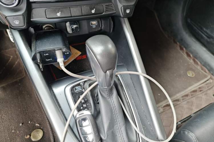 Used Hyundai Lafesta 2019 280TGDi Smart Speed Version China VI Standard Gear Lever
