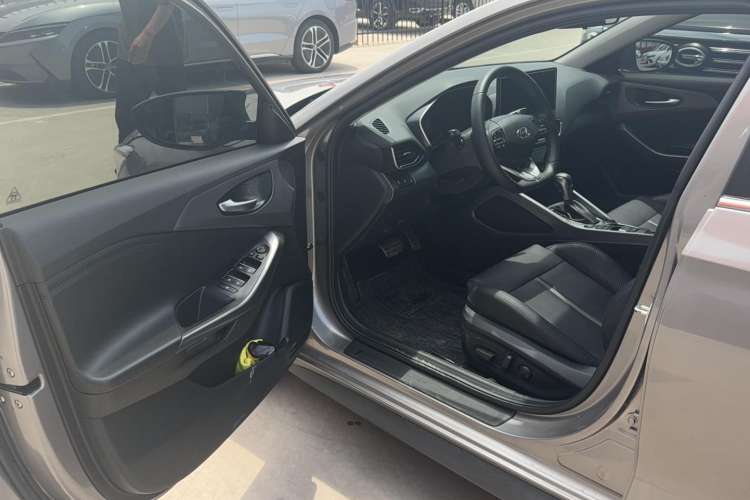 Used Hyundai Lafesta 2019 280TGDi Smart Speed Version China VI Standard Interior 2