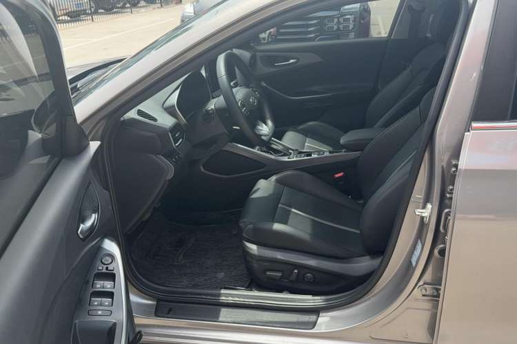 Used Hyundai Lafesta 2019 280TGDi Smart Speed Version China VI Standard Interior 3