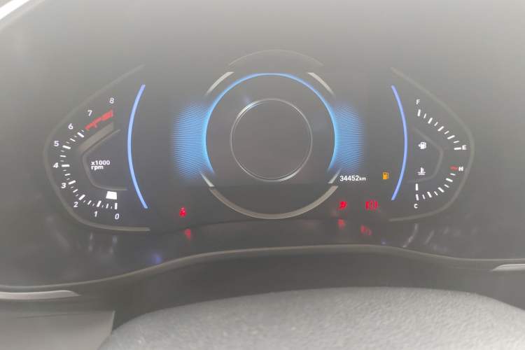 Used Hyundai Lafesta 2019 280TGDi Smart Speed Version China VI Standard Odometer Close Up