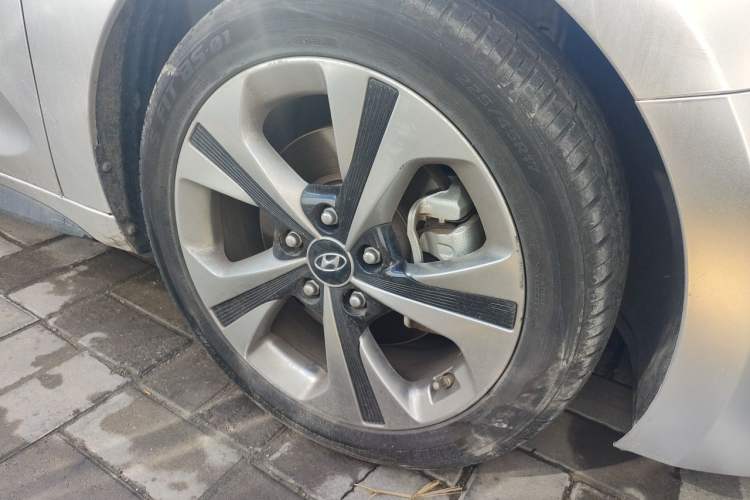 Used Hyundai Lafesta 2019 280TGDi Smart Speed Version China V Standard Right Front Wheel Hub