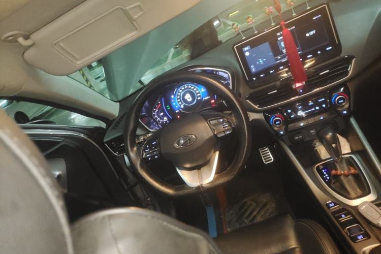 Used Hyundai Lafesta 2019 280TGDi Smart Speed Version China VI Standard Steering Wheel