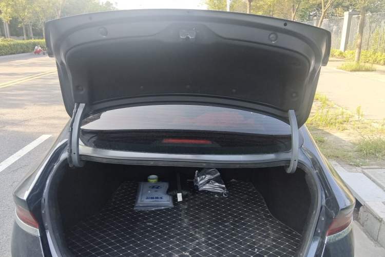Used Hyundai Lafesta 2019 280TGDi Smart Edition China VI Standard Trunk
