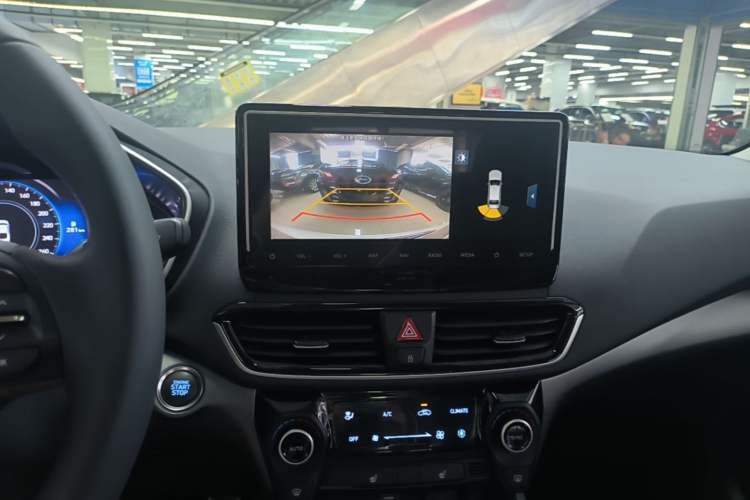 Used Hyundai Lafesta 2019 280TGDi Smart Speed Version China VI Standard Audio And AC Panel