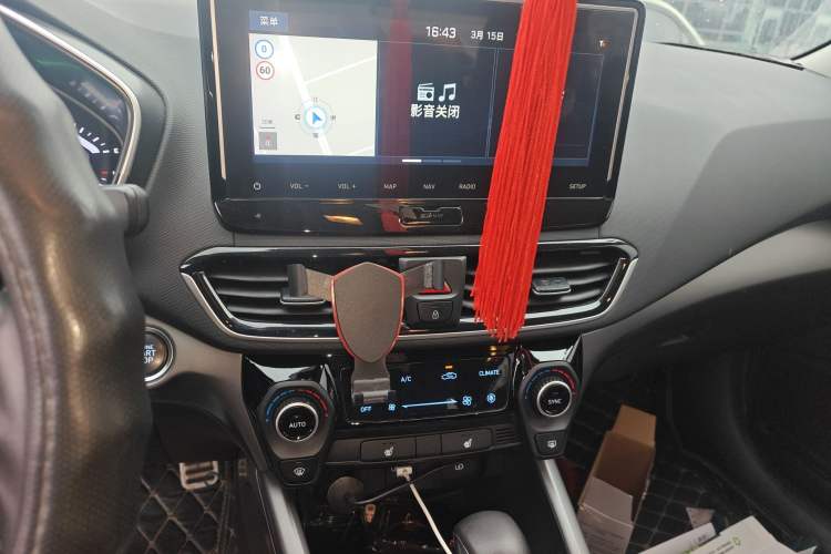 Used Hyundai Lafesta 2019 280TGDi Smart Speed Version China VI Standard Audio And AC Panel
