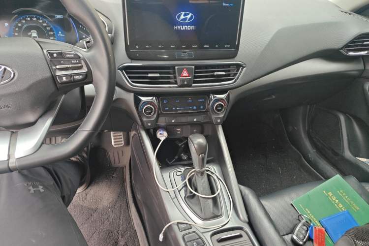 Used Hyundai Lafesta 2019 280TGDi Smart Speed Version China VI Standard Audio And AC Panel