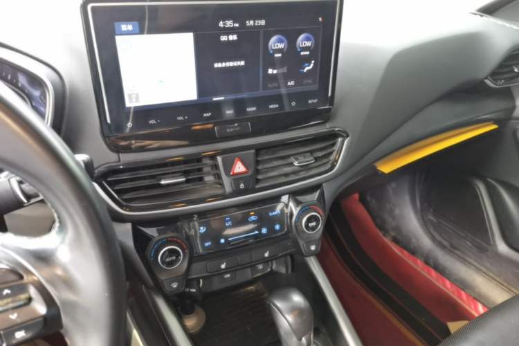 Used Hyundai Lafesta 2019 280TGDi Smart Speed Version China V Standard Audio And AC Panel