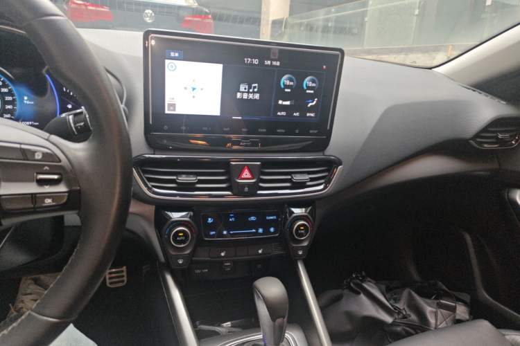 Used Hyundai Lafesta 2019 280TGDi Smart Speed Version China V Standard Audio And AC Panel