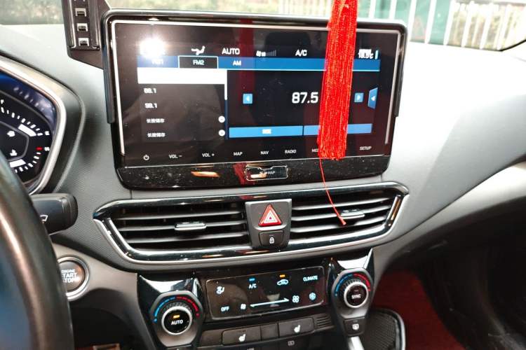 Used Hyundai Lafesta 2019 280TGDi Smart Speed Version China VI Standard Audio And AC Panel