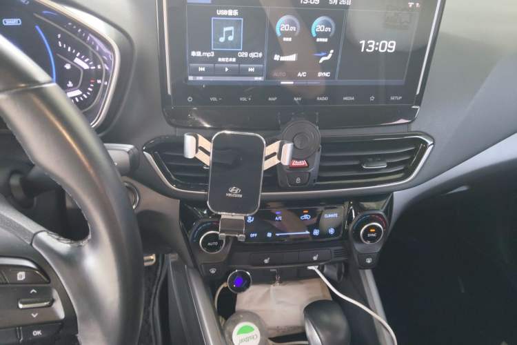 Used Hyundai Lafesta 2019 280TGDi Smart Speed Version China VI Standard Audio And AC Panel