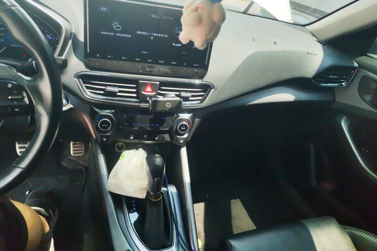 Used Hyundai Lafesta 2019 280TGDi Smart Speed Version China VI Standard Audio And AC Panel