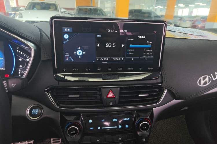 Used Hyundai Lafesta 2019 280TGDi Smart Speed Version China V Standard Audio And AC Panel