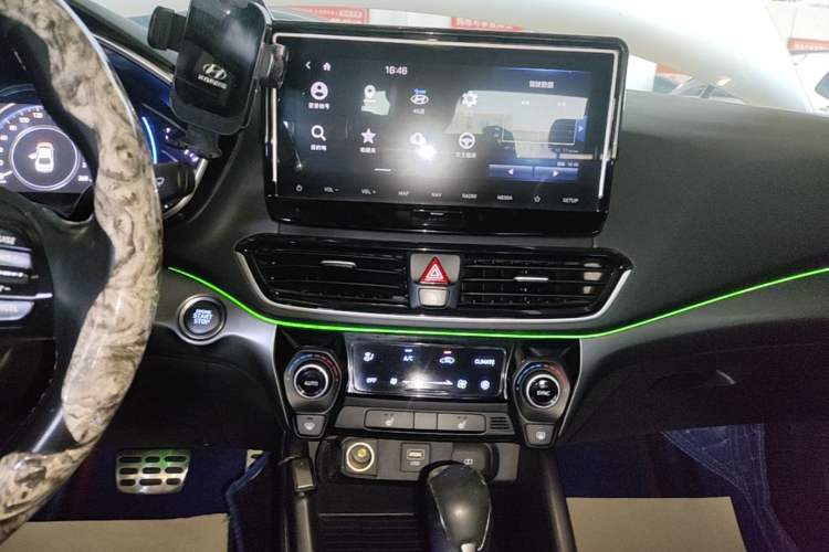 Used Hyundai Lafesta 2019 280TGDi Smart Speed Version China V Standard Audio And AC Panel