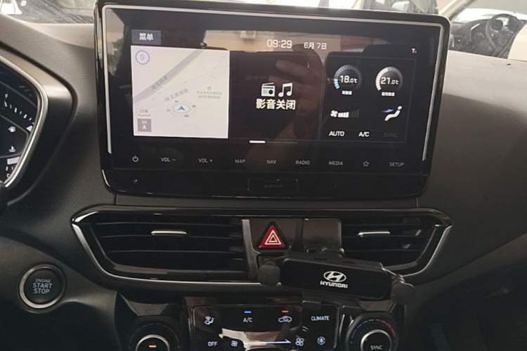 Used Hyundai Lafesta 2019 280TGDi Smart Speed Version China V Standard Audio And AC Panel