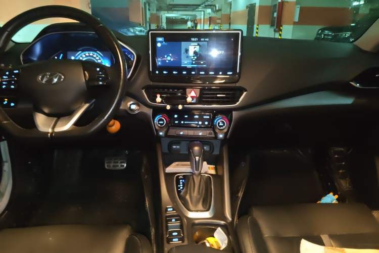 Used Hyundai Lafesta 2019 280TGDi Smart Speed Version China VI Standard Audio And AC Panel