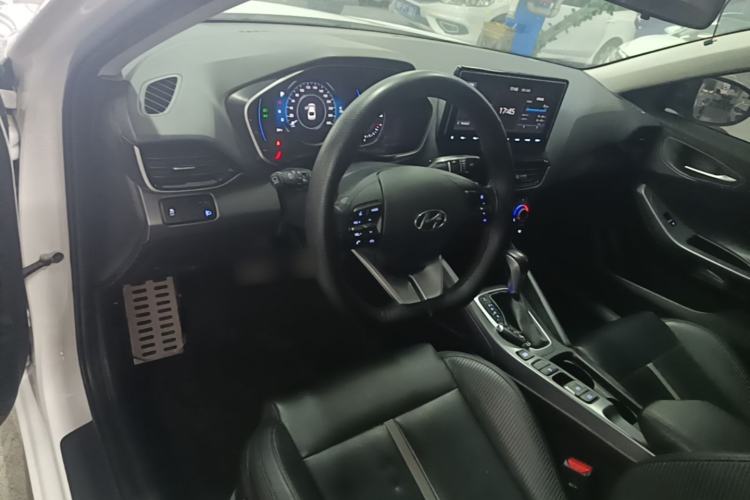 Used Hyundai Lafesta 2019 280TGDi Sport Edition China VI Center Console