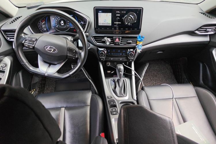 Used Hyundai Lafesta 2019 280TGDi Smart Speed Version China V Standard Center Console