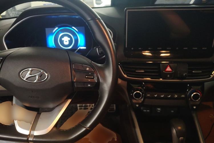 Used Hyundai Lafesta 2019 280TGDi Sport Edition China VI Center Console
