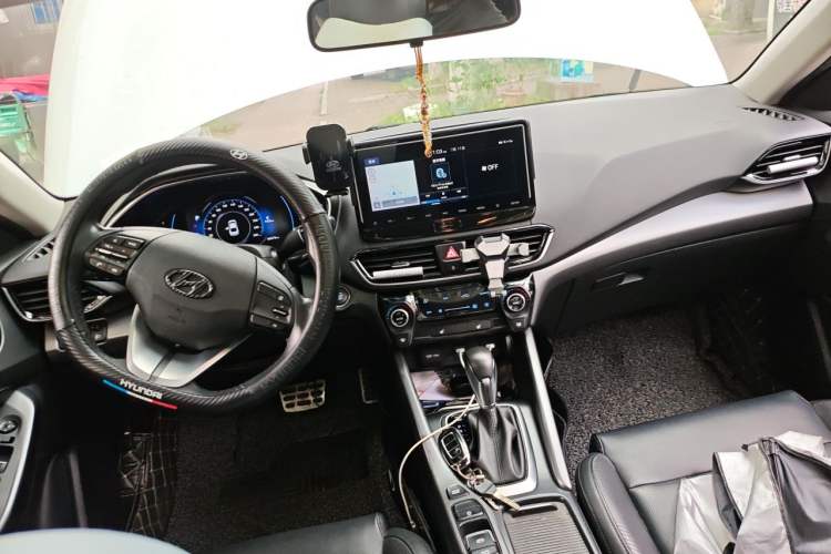 Used Hyundai Lafesta 2019 280TGDi Smart Speed Version China VI Standard Center Console