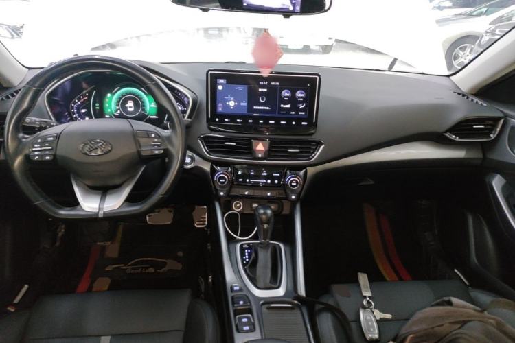 Used Hyundai Lafesta 2019 280TGDi Smart Speed Version China VI Standard Center Console