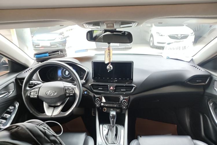 Used Hyundai Lafesta 2019 280TGDi Smart Speed Version China V Standard Center Console