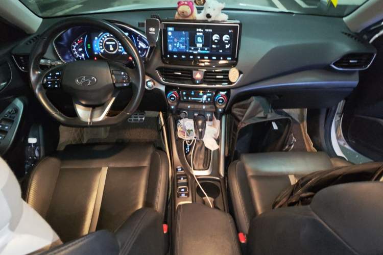 Used Hyundai Lafesta 2019 280TGDi Smart Speed Version China VI Standard Center Console