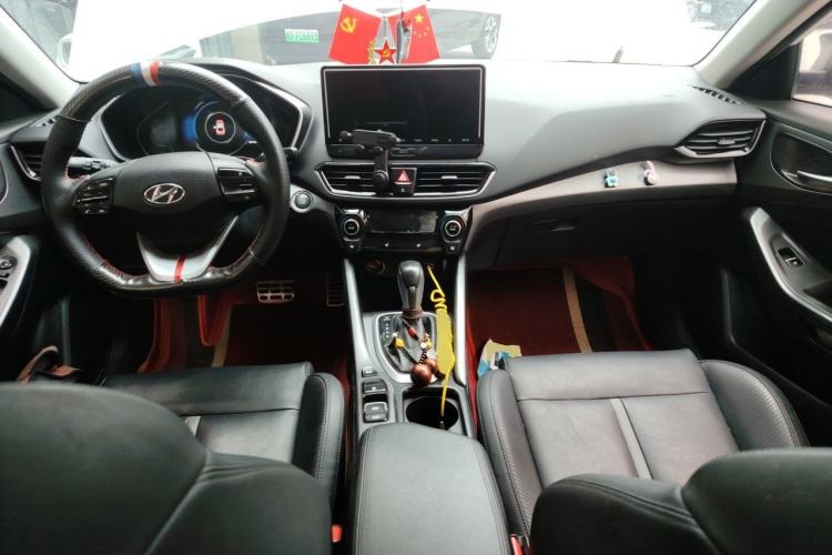 Used Hyundai Lafesta 2019 280TGDi Smart Speed Version China VI Standard Center Console
