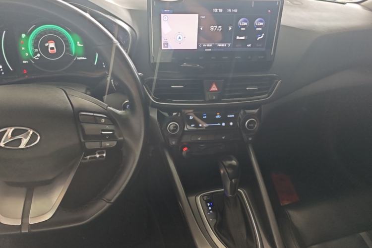 Used Hyundai Lafesta 2019 280TGDi Smart Speed Version China VI Standard Center Console