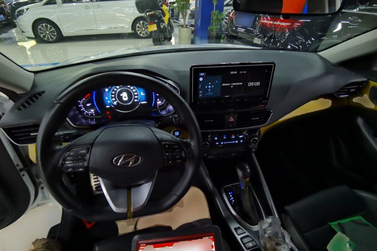 Used Hyundai Lafesta 2019 280TGDi Sport Edition China VI Center Console