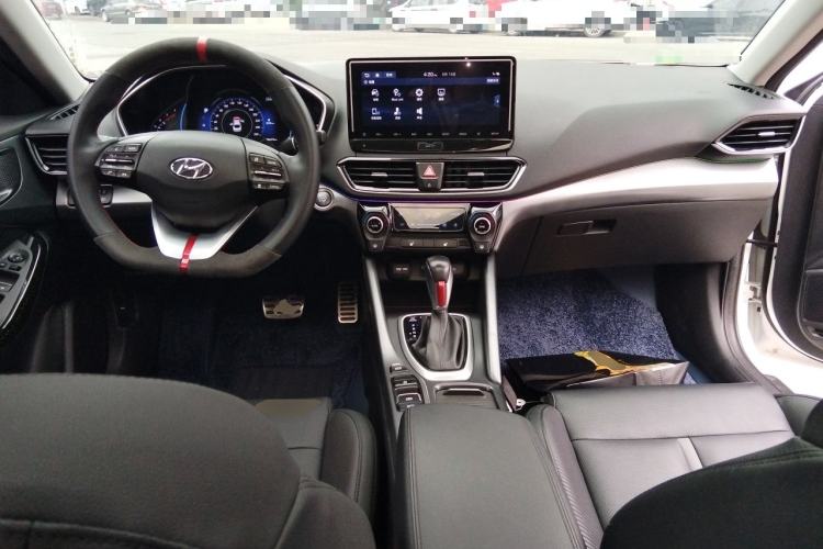 Used Hyundai Lafesta 2019 280TGDi Smart Speed Version China VI Standard Center Console