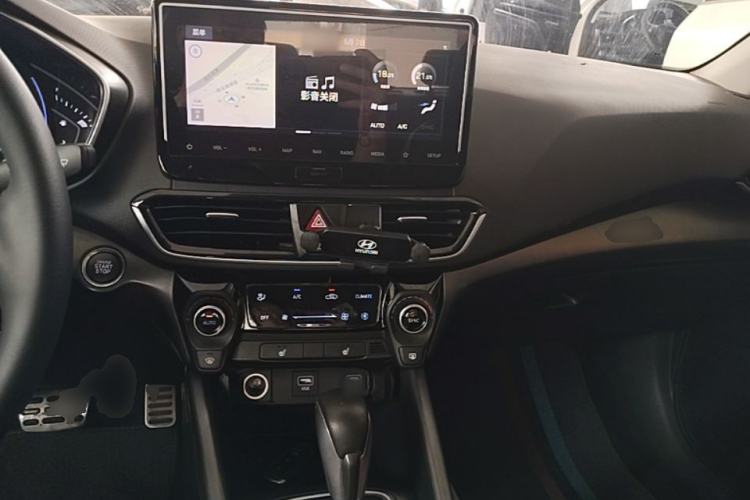 Used Hyundai Lafesta 2019 280TGDi Smart Speed Version China V Standard Center Console