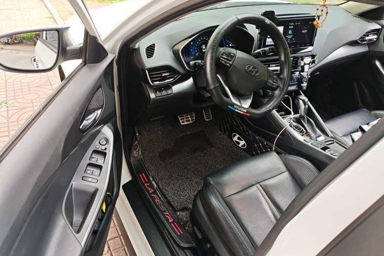 Used Hyundai Lafesta 2019 280TGDi Smart Speed Version China VI Standard Driver Seat
