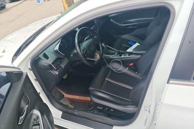 Used Hyundai Lafesta 2019 280TGDi Smart Speed Version China VI Standard Driver Seat