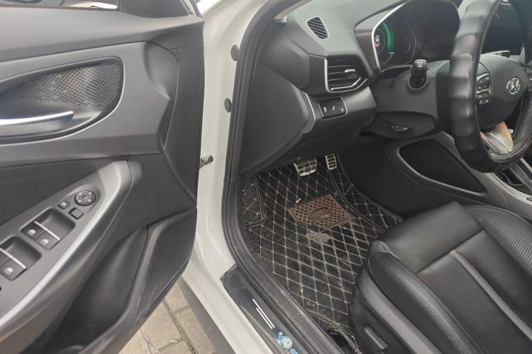 Used Hyundai Lafesta 2019 280TGDi Smart Speed Version China VI Standard Driver Seat