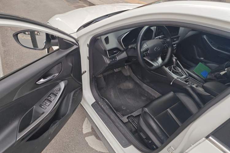 Used Hyundai Lafesta 2019 280TGDi Smart Speed Version China VI Standard Driver Seat