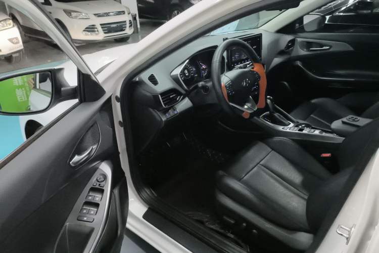 Used Hyundai Lafesta 2019 280TGDi Smart Speed Version China VI Standard Driver Seat