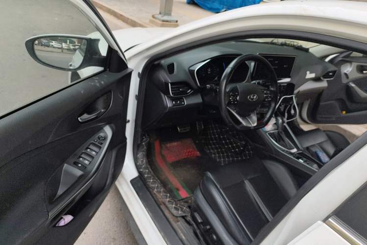 Used Hyundai Lafesta 2019 280TGDi Smart Speed Version China VI Standard Driver Seat